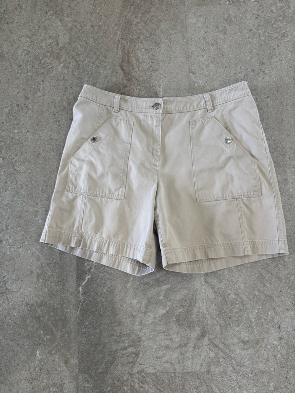 Jones New York Sport Khaki Utility Pockets Chino Shorts - Size 10